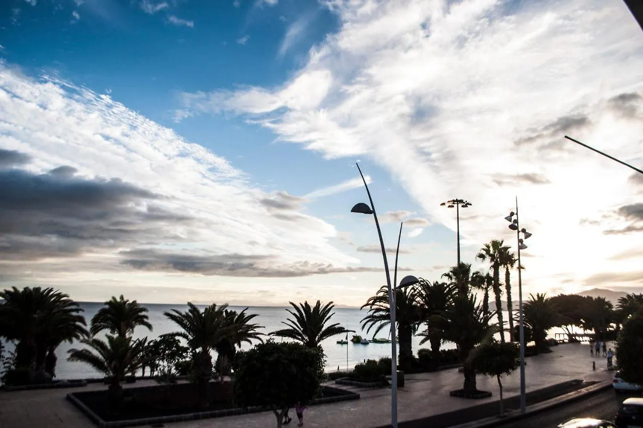 Casa Atlantico On The Front Line With Amazing Sea Views Puerto del Carmen (Lanzarote)
